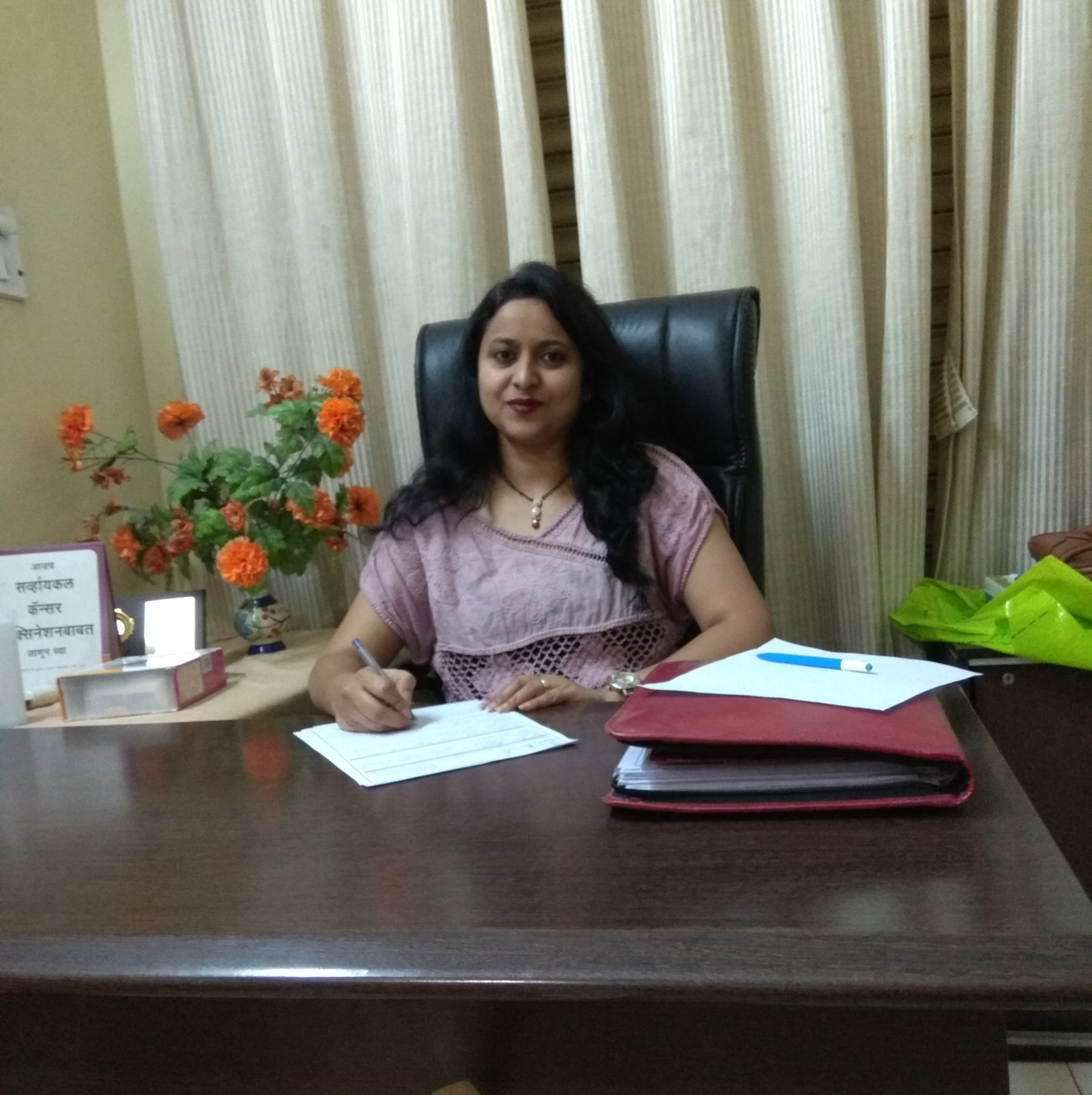 Dietitian Rupal Jasani in consultation at Rupal's Diet Clinic, Pimple Saudagar